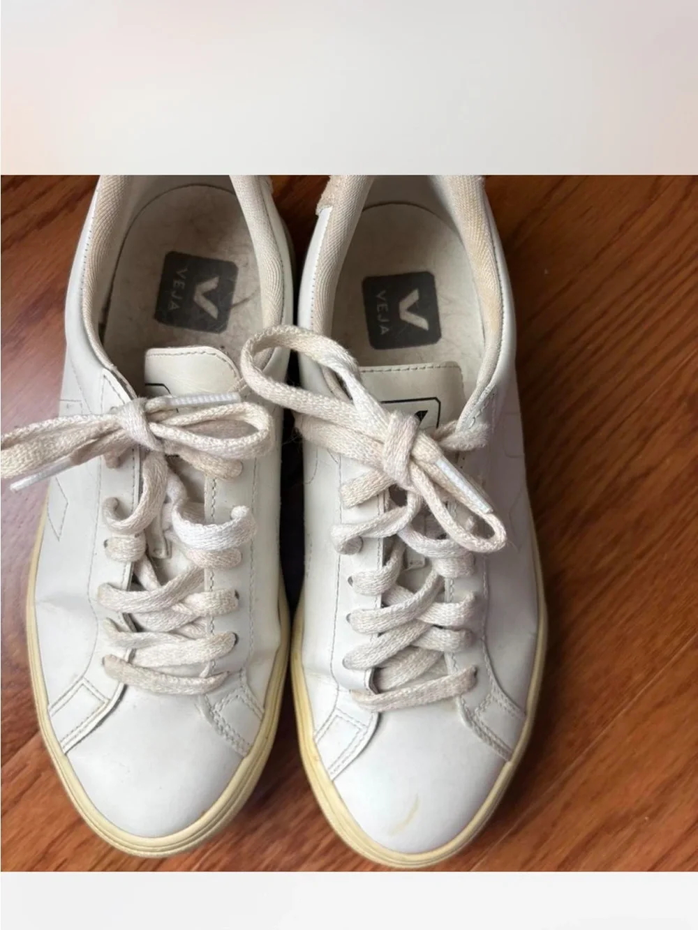 Vejas Women's Cream Low-Top Leather Sneakers